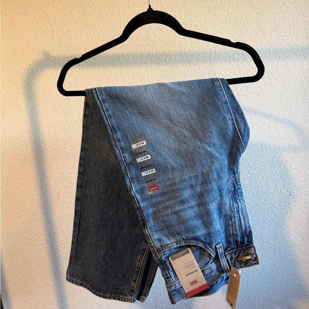 Levi's Classic Blue Jeans - Picture 3 of 4